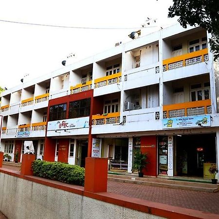 Hotel Durvankur Ganpatipule Bagian luar foto