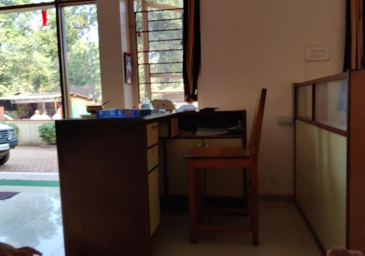 Hotel Durvankur Ganpatipule Bagian luar foto