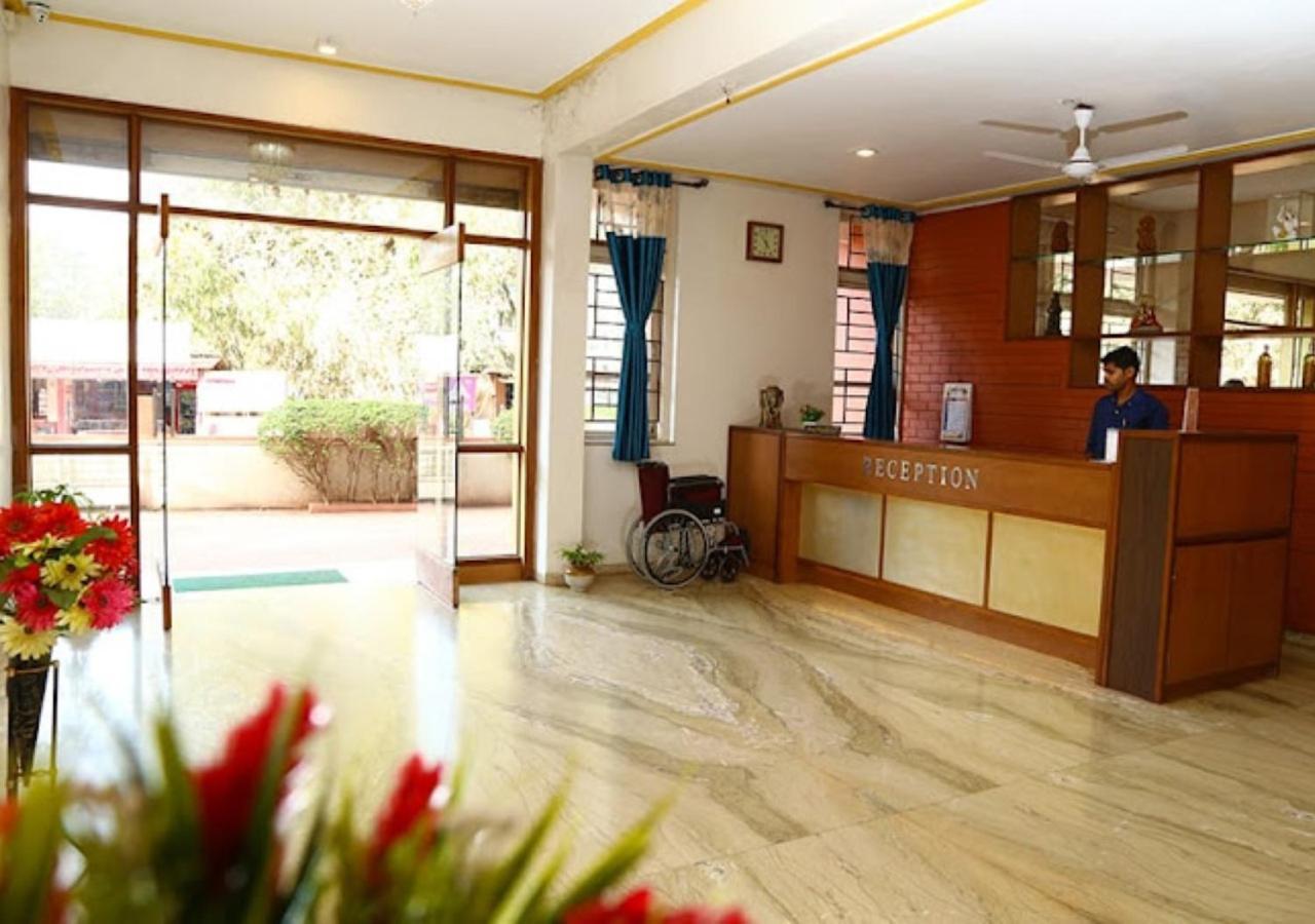 Hotel Durvankur Ganpatipule Bagian luar foto