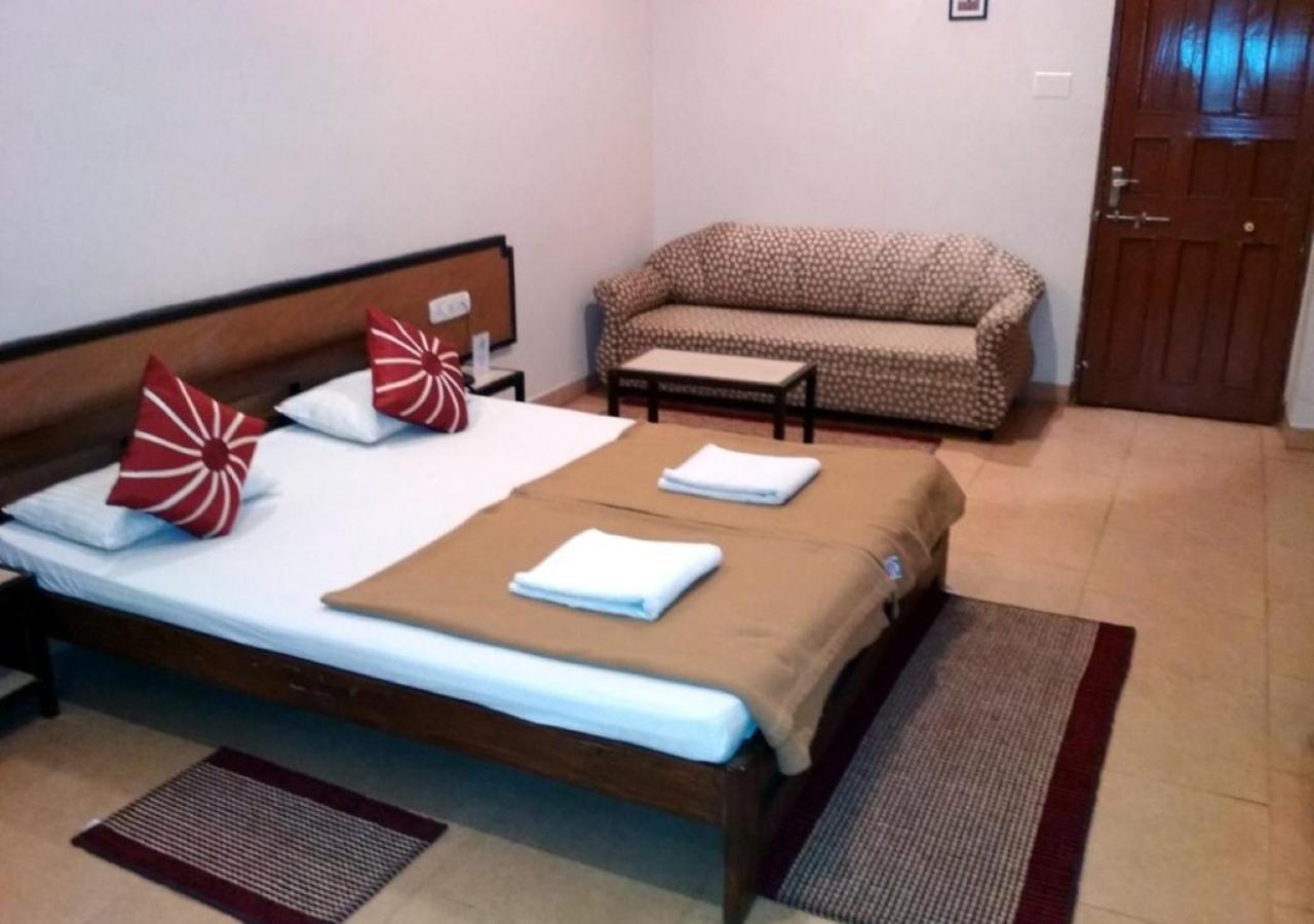 Hotel Durvankur Ganpatipule Bagian luar foto
