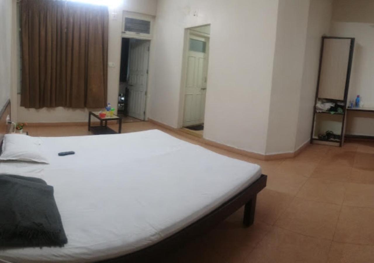 Hotel Durvankur Ganpatipule Bagian luar foto