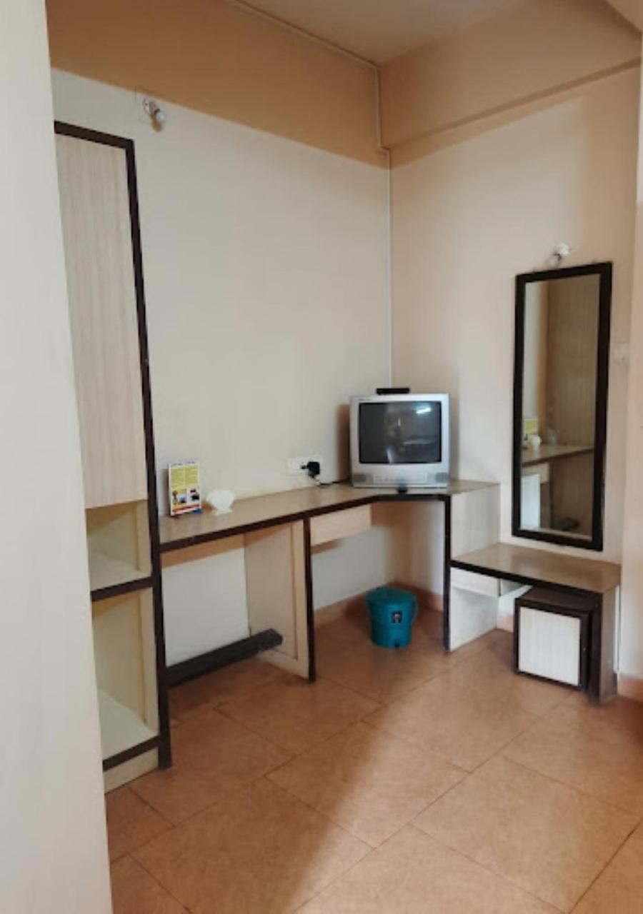 Hotel Durvankur Ganpatipule Bagian luar foto