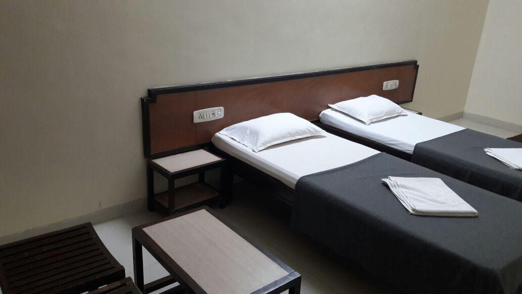 Hotel Durvankur Ganpatipule Bagian luar foto
